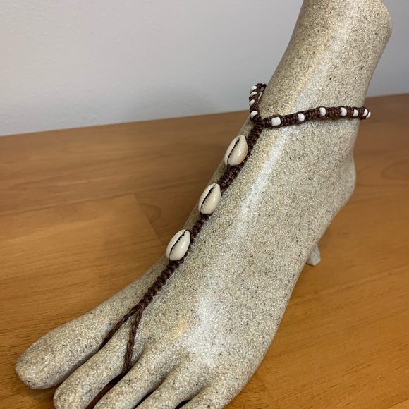 Handmade Cowrie Shell Macrame Anklet w/Toe Ring – Dark Brown - Picture 2 of 6